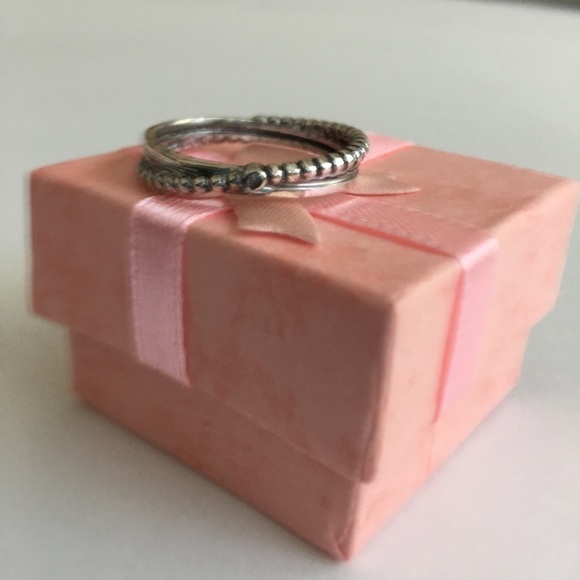 FASHION JEWELRY RING - Picture 2 of 8